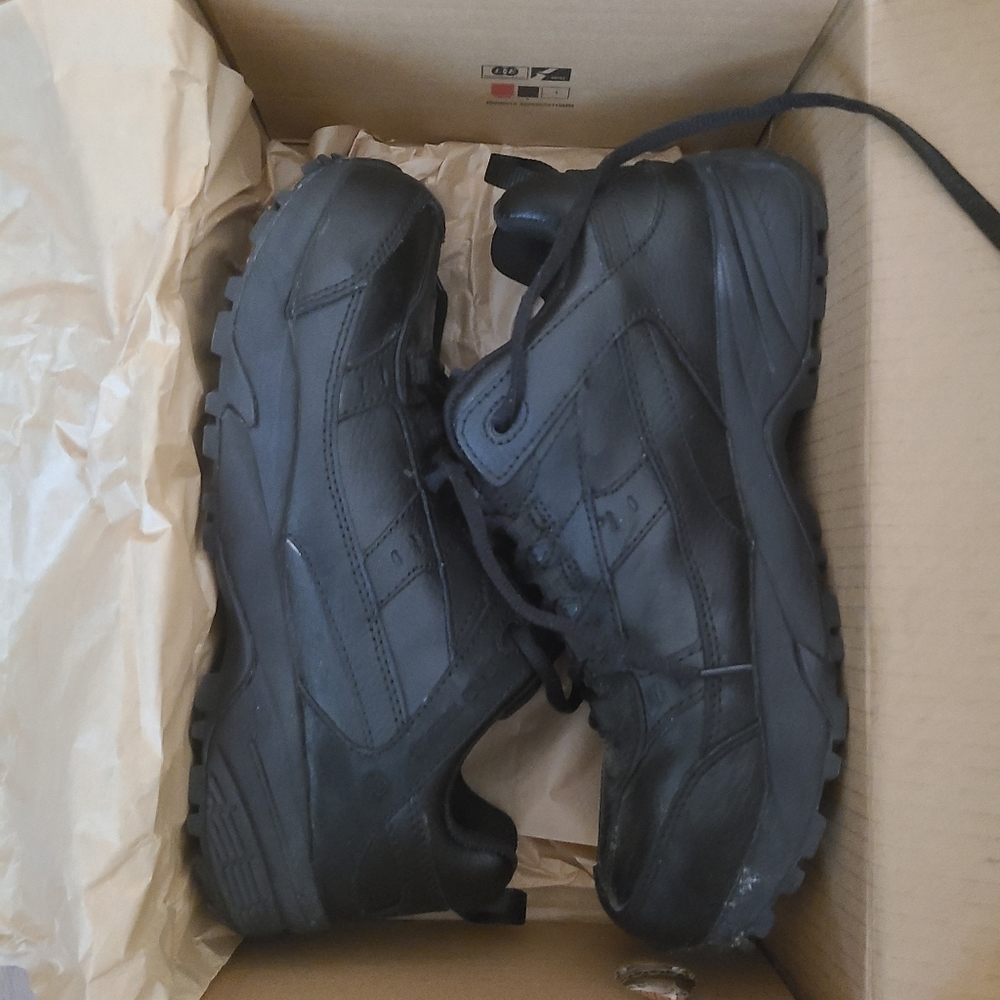 RED WING 2337 Women Size 9.5 Black Leather "aluminum toe" safety athletic  SHOE